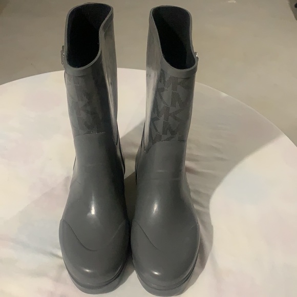 COPY - Michael Kors rain boots - Picture 5 of 7